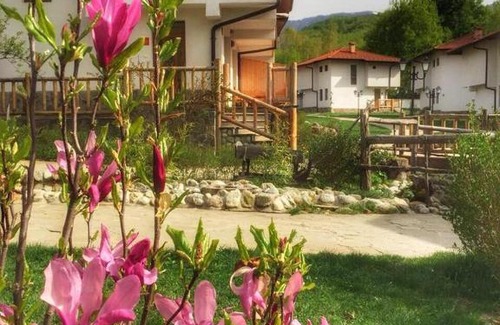 Apriltsi House | Eco Rai Rekata