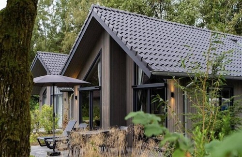Oirschot House | Eco Villa in Latour with Garden Sauna