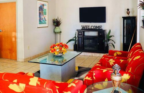 Augusta Cabin | Econo Lodge Augusta West near Fort Eisenhower