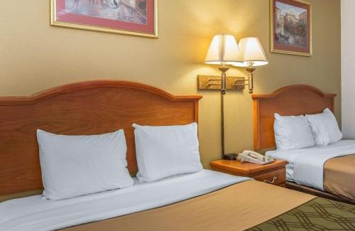 Brunswick Cabin | Econo Lodge Brunswick Travel Center