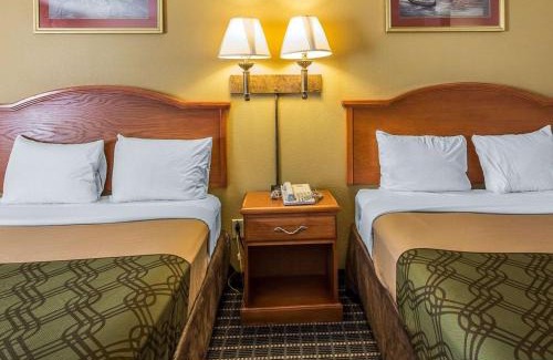 Brunswick Cabin | Econo Lodge Brunswick Travel Center