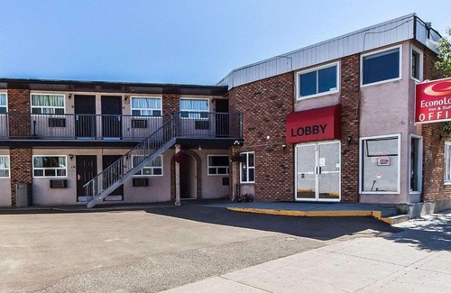 Drumheller Hotel | Econo Lodge Inn & Suites Drumheller