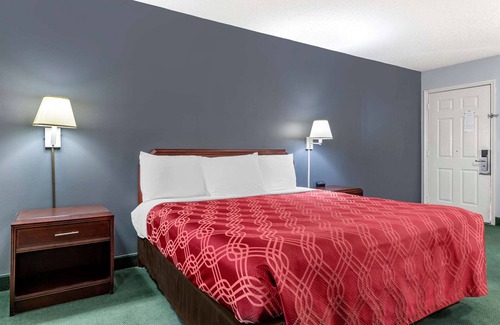 Junction Hotel | Econo Lodge Junction