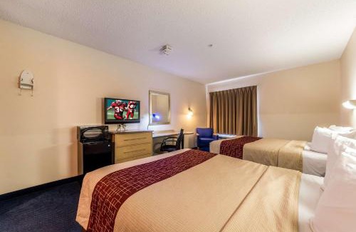 Laredo Cabin | Econo Lodge Laredo