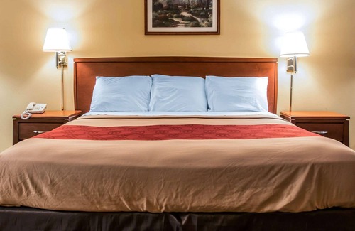Paw Paw Hotel | Econo Lodge Paw Paw