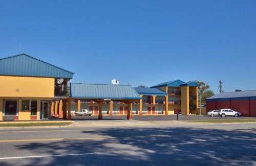 Donalsonville Cabin | Econo Lodge