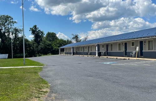 Mechanicsburg Cabin | Econo Lodge