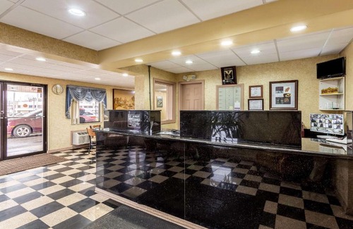 Morgantown Cabin | Econo Lodge