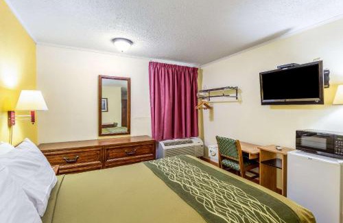 Morgantown Cabin | Econo Lodge