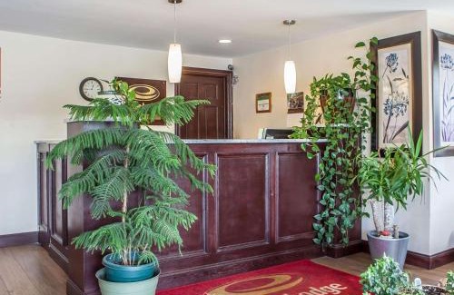Newton Cabin | Econo Lodge