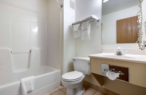 Oacoma Hotel | Econo Lodge