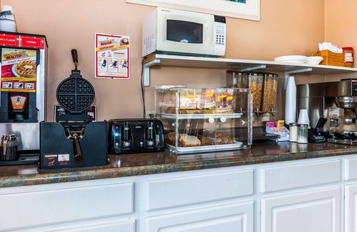 Vincennes Hotel | Econo Lodge Vincennes