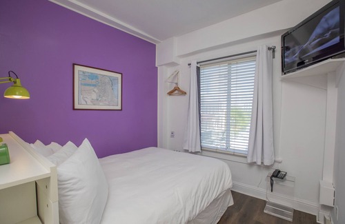 Civic Center Hotel | Economy Double Room with Ensuite Bathroom