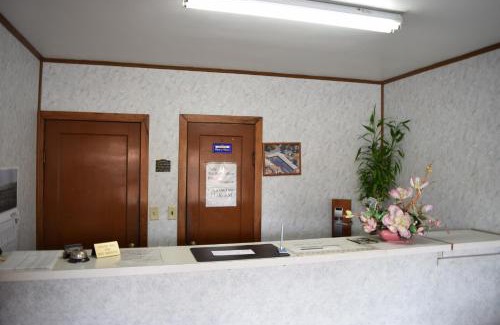 Taylorville Hotel | Economy Inn