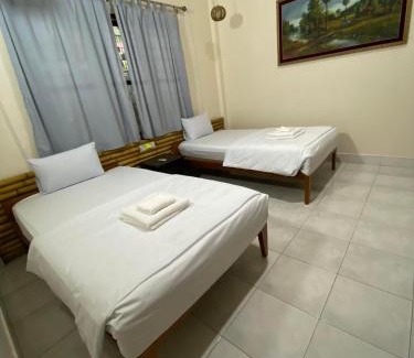 Kampot House | Ecran Riverfront Guesthouse