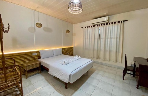 Kampot House | Ecran Riverfront Guesthouse