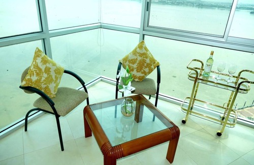 Las Penas Apartment | Ecuabook PentHouse con Jacuzzi vista Río junto Wyndham XI-I