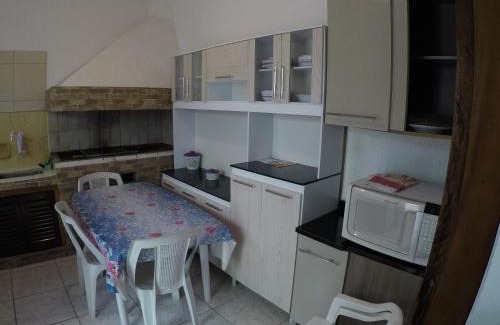 Enseada House | EDÍCULA 3 CÔMODOS-Enseada