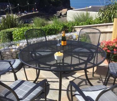 Hele House | Eddies by the Sea