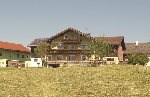 Oberhofen am Irrsee Apartment | Edelweiß double room - Sunnhof (3 flowers) - Krempler
