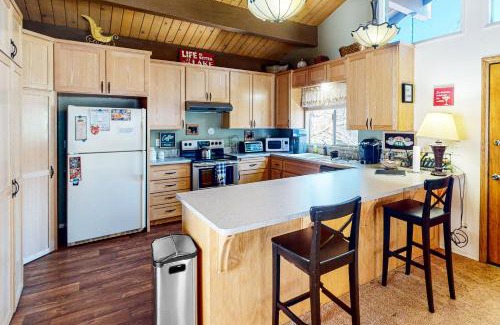 Crestline House | Edelwiess Wonder