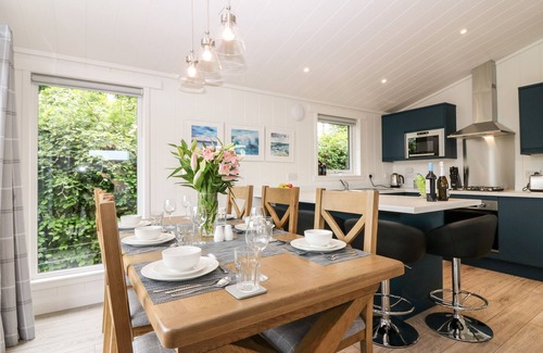 Cupar Cottage | EDEN FIELDS LODGE, family friendly, with a garden in Cupar, Fife