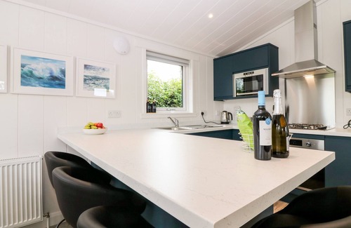 Cupar Cottage | EDEN FIELDS LODGE, family friendly, with a garden in Cupar, Fife