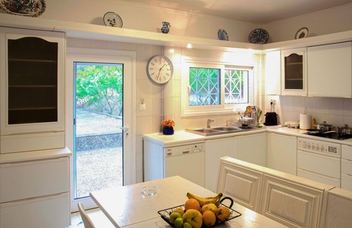 Oropos Villa | Eden Garden 3BR villa with Pool by JJ Hospitality