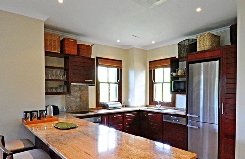 Eden Island Apartment | Eden Island, Beach front, Luxury, 3 Bed Ensuite, WiFi