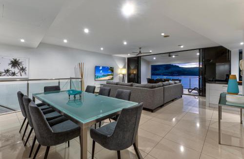 Hamilton Island Apartment | Edge 2 - Oceanfront Luxurious and Spacious 4 Bedroom Split Level Apartment with buggy and valet service