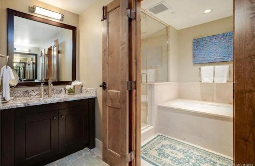 Steamboat Springs House | Edgemont 2301 Luxury Condo with Backdoor Ski-In Ski-Out Access!