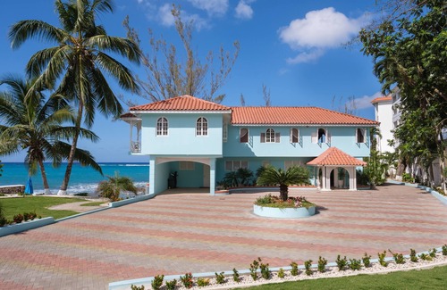 Tower Isle Villa | Edgewater Beach Villa Ocho Rios Family Friendly Beach Front Close to Attractions