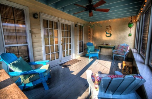 Llano House | EDIT 4,000+sf house, 4 bedrooms (2 masters), 3 and 1/2 bath, sleeps 8-10