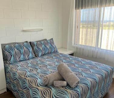 Melville Hotel | Edithburgh Foreshore Apartments