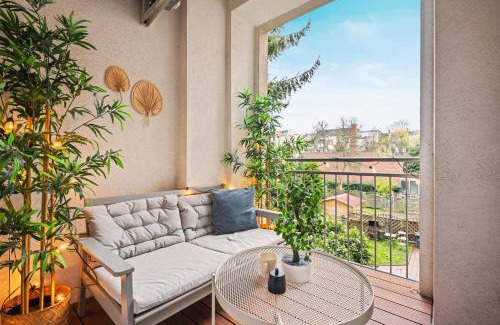 Zwickau Apartment | EDLER WOHNRAUM Luxuriöses Stadtstudio mit Balkon, Kaffeevollautomat & Klima