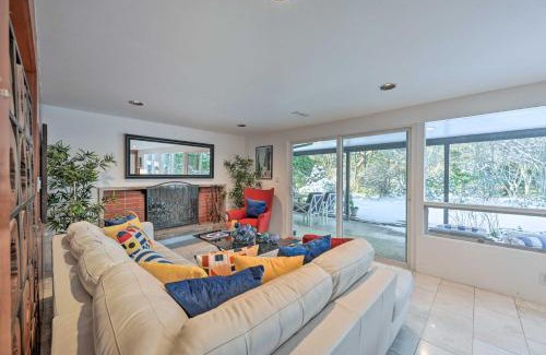 Edmonds House | Edmonds Apartment with Private Wine Cellar!