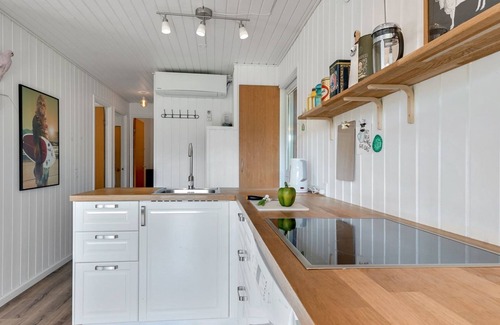 Idestrup House | "Edny" - 210m from the sea by Interhome