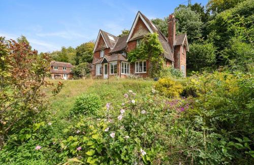 Patrixbourne House | Edwardian home in beautiful woodland valley