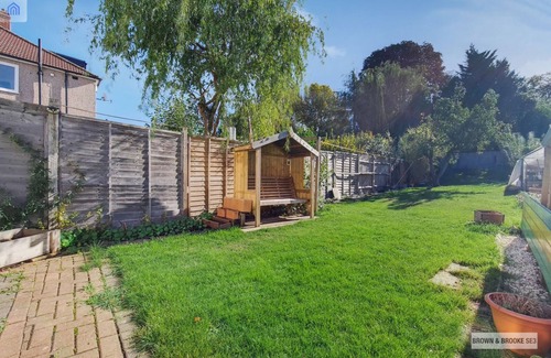 Kidbrooke with Hornfair House | EEJ Charming London 5 Bed Home - Greenwich