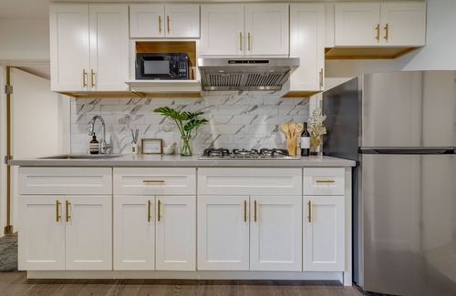 Edgemar - Pacific Manor Apartment | Efficiently Equipped Pacifica Apt - 1 Mi to Beach!