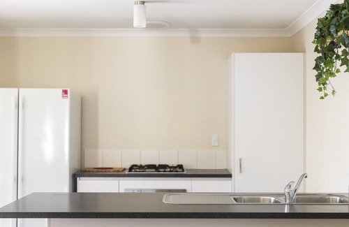Midvale House | Effortless Dog and Family-Friendly Up to 10 Guests