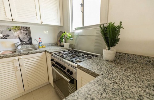Taqseem Laselky Apartment | Lily Mint Comfy 3BR W/Sitting room TV Apartment