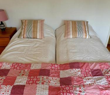 Ystad House | Egen ovanvåning i charmig villa nära havet
