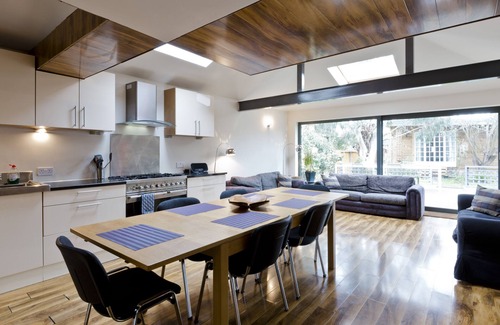 Runnymede House | Egham House serviced apartment near Staines, Windsor, Ascot, Heathrow -sleeps 6