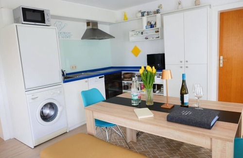 Uttfeld Apartment | Eifel holidays starry sky - 6-bed apartment shower/toilet, sauna