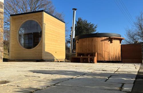 Hain House | Eifel Landhaus Panoramablick unter der Burg Olbrück mit Sauna Hottub großer Terrasse und Garten Ideal für Familien
