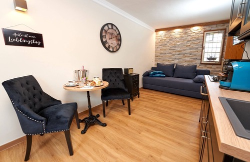Ulmen Apartment | Eifelstuben with charm - Stollenstube, studio for 1-2 pers. directly at the lake/castle