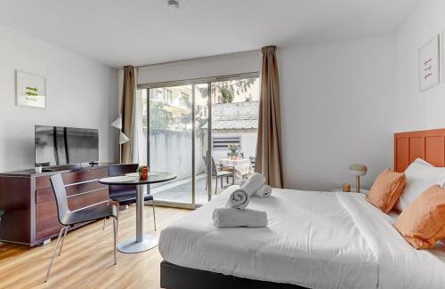 Grenelle Apartment | Eiffel résidence Simone