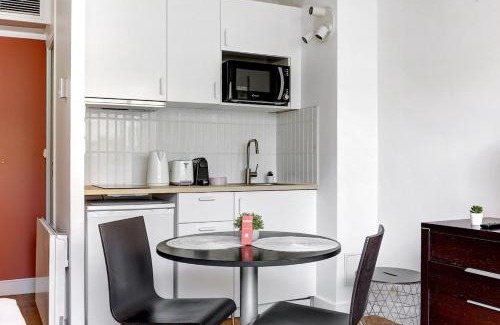 Grenelle Apartment | Eiffel résidence Simone