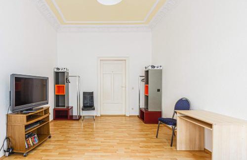 Neustadt House | Ein Zimmer in einer 5-Zimmer-Wohnung in Leipzig mit Gemeinschaftsküche und -Bad